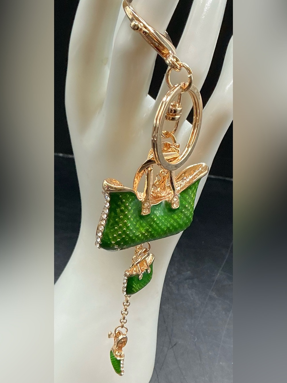 GOLD TONE GREEN ENAMEL PURSE AND HIGH HEEL SHOE BAG CHARM KEY CHAIN - Picture 2 of 2